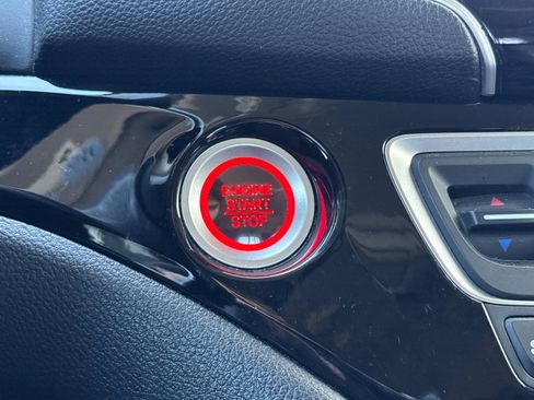 Used 2019 Honda Pilot Touring image 36