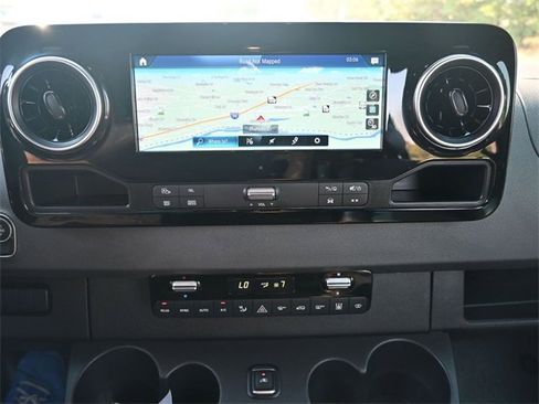 Used 2023 Mercedes-Benz Sprinter 2500 image 11