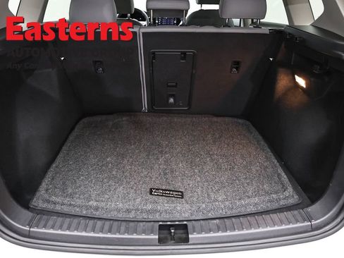 Used 2022 Volkswagen Taos SE AWD/4WD image 9