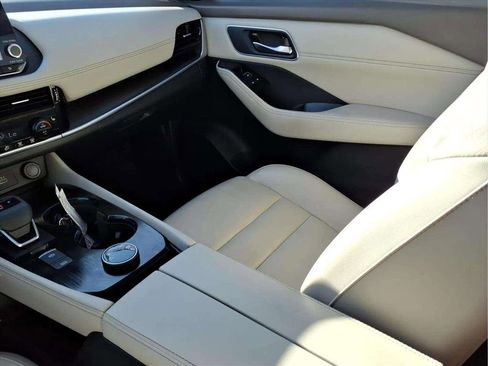 Used 2021 Nissan Rogue SL image 12