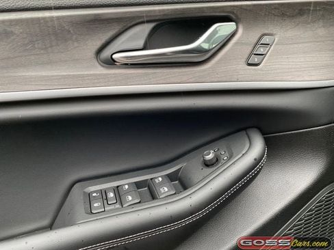 New 2025 Jeep Grand Cherokee L Limited w/ Black Appearance Package image 26