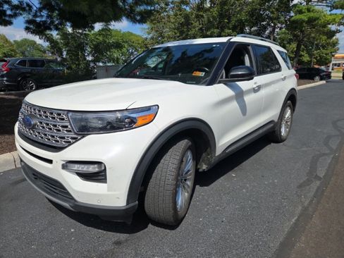 Used 2021 Ford Explorer Limited w/ Hybrid Equipment Group 310A AWD/4WD image 2
