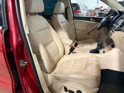 Used 2013 Volkswagen Tiguan SEL image 9