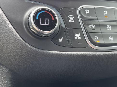 Used 2022 Chevrolet Equinox LT image 29