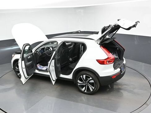 Used 2023 Volvo XC40 B5 Ultimate w/ Protection Package Premier AWD/4WD image 50