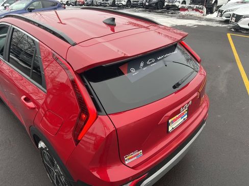 Certified 2023 Kia Niro EX image 38
