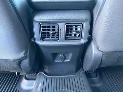 Used 2023 Toyota RAV4 LE AWD/4WD image 15