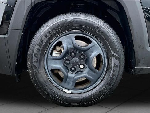 Used 2017 Jeep Renegade Sport w/ Power & Air Group FWD image 11