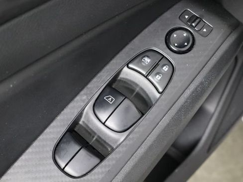 Used 2024 Nissan Altima 2.5 S FWD image 19