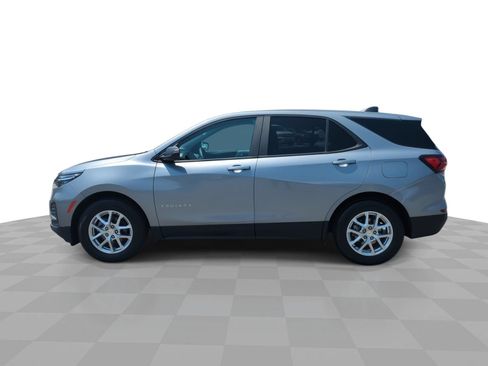 Used 2023 Chevrolet Equinox LS w/ LPO, Cargo Package FWD image 5