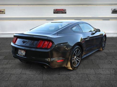 Used 2017 Ford Mustang Coupe RWD image 7