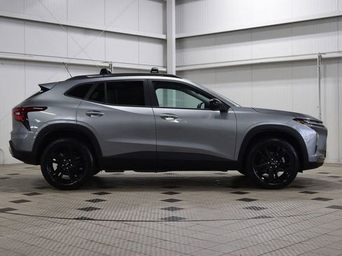 New 2026 Chevrolet Trax ACTIV w/ Sunroof Package FWD image 9