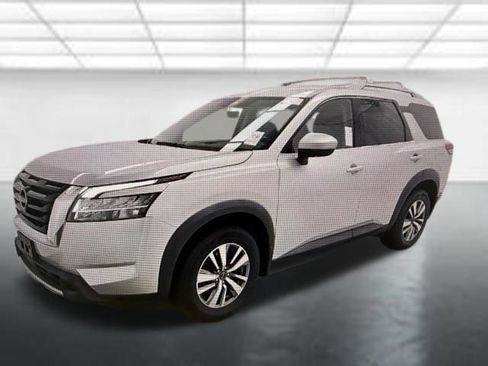 Used 2023 Nissan Pathfinder SL AWD/4WD image 5