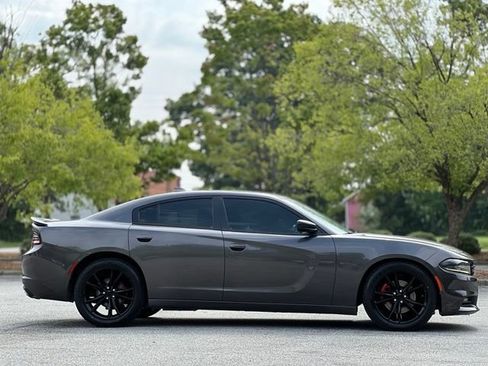 Used 2016 Dodge Charger R/T w/ Blacktop Package RWD image 4