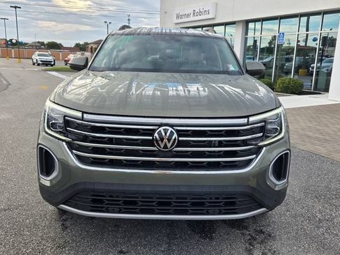 Used 2025 Volkswagen Atlas SE FWD image 2