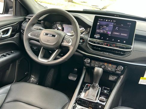 New 2025 Jeep Compass Limited w/ Sun & Sound Group image 10