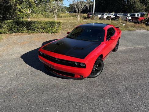 Used 2020 Dodge Challenger SXT image 28