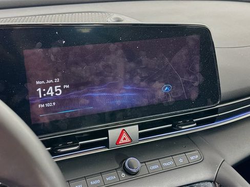 Certified 2025 Hyundai Elantra SEL FWD image 19