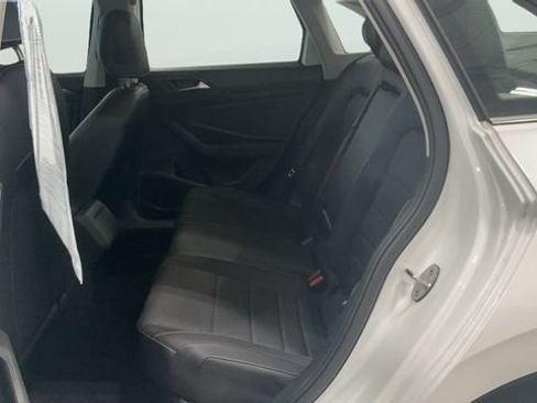Certified 2023 Volkswagen Jetta SE w/ Panoramic Sunroof Package FWD image 14