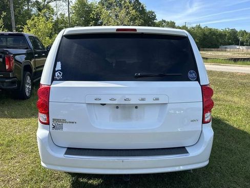 Used 2020 Dodge Grand Caravan SXT image 6