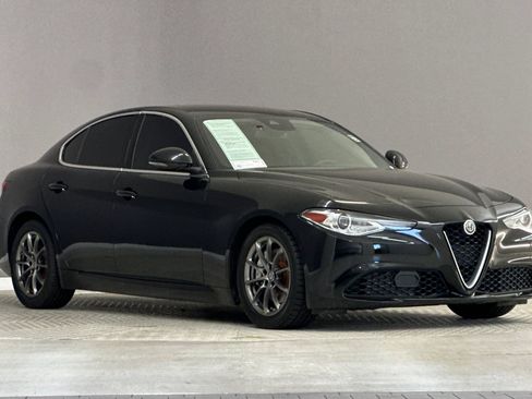 Used 2020 Alfa Romeo Giulia RWD image 7