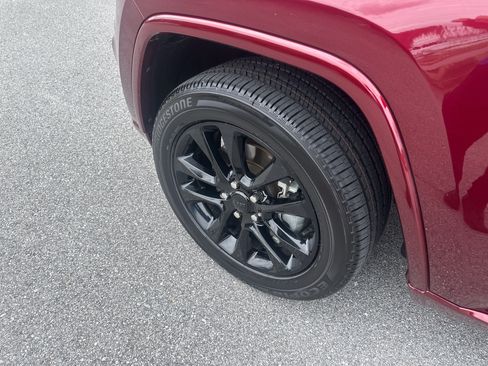 Used 2022 Jeep Grand Cherokee Laredo X AWD/4WD image 13