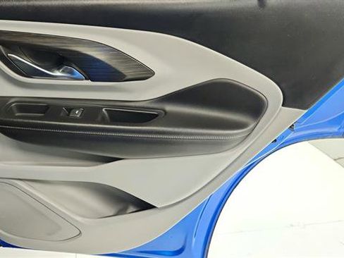 Used 2024 GMC Terrain SLT image 27