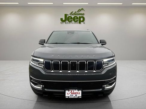 Used 2024 Jeep Wagoneer 4WD w/ Premium Group I image 2