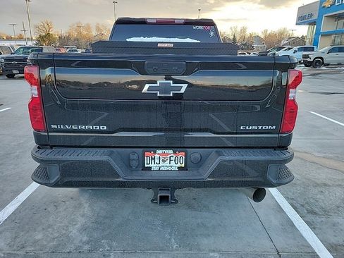 Used 2022 Chevrolet Silverado 2500 Custom w/ Custom Value Package image 6