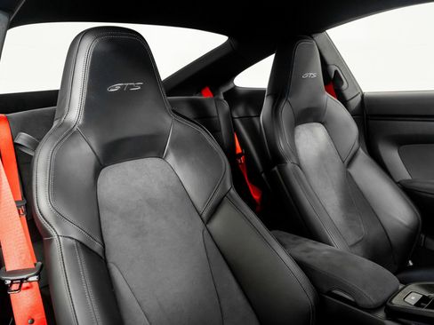 Used 2024 Porsche 911 Carrera GTS w/ Premium Package image 29