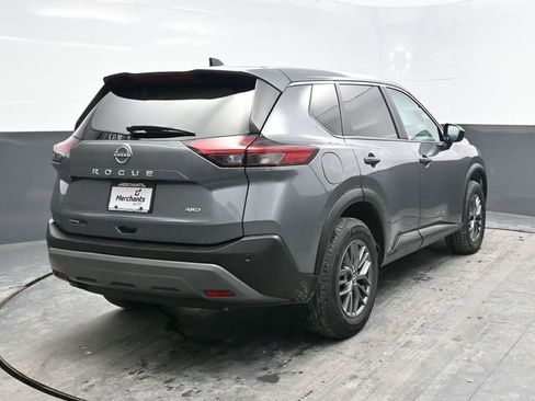 Used 2023 Nissan Rogue S image 6