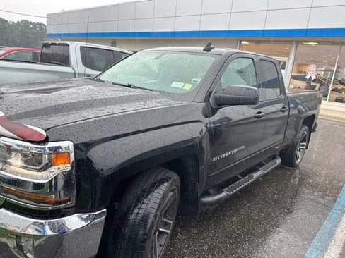 Used 2018 Chevrolet Silverado 1500 LT w/ LPO, Black Pack AWD/4WD image 2