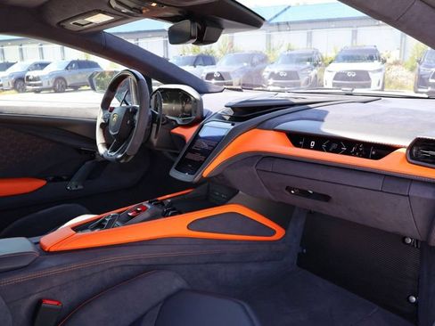 Used 2024 Lamborghini Revuelto AWD/4WD image 12