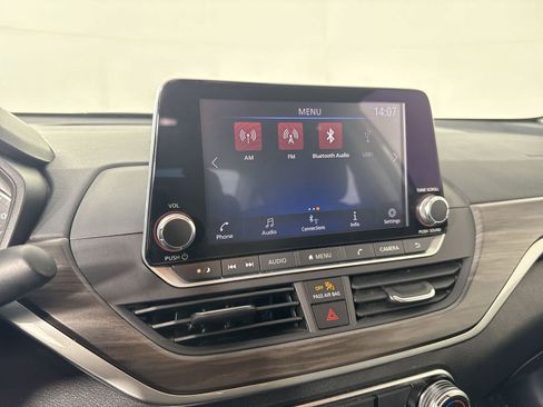 Certified 2024 Nissan Altima 2.5 SV image 6