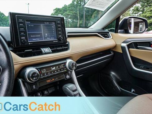 Used 2021 Toyota RAV4 XLE FWD image 28