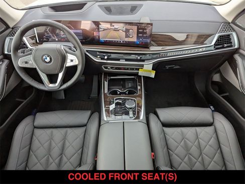 New 2025 BMW X7 xDrive40i w/ Premium Package image 28