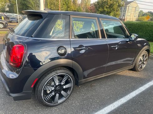 Used 2024 MINI Cooper S FWD image 11