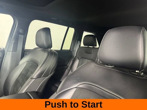 Used 2025 Jeep Grand Cherokee Altitude AWD/4WD image 12