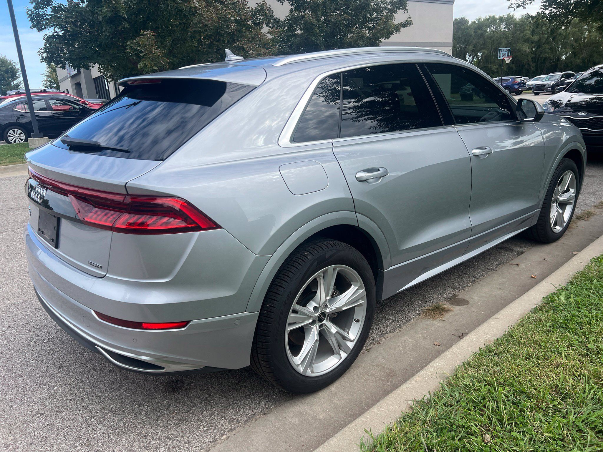 Used 2022 Audi Q8 Premium Plus AWD/4WD image 5