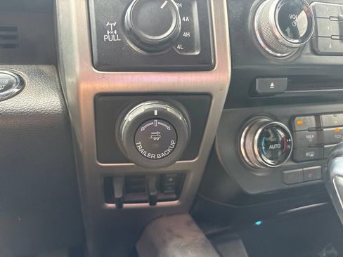 Used 2017 Ford F150 Platinum w/ Equipment Group 701A Luxury AWD/4WD image 15