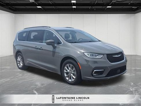 Used 2022 Chrysler Pacifica Touring-L AWD/4WD image 7