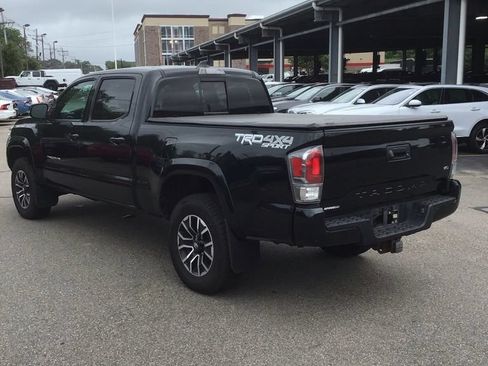 Used 2021 Toyota Tacoma 4x4 Double Cab w/ Tacoma SR5 Package image 3