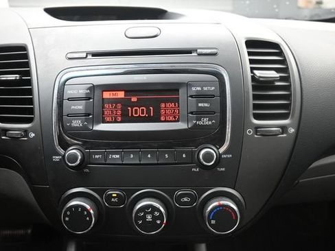 Used 2017 Kia Forte LX FWD image 11