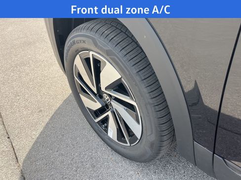 New 2026 Volkswagen Atlas SE FWD image 5