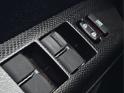 Used 2018 Toyota RAV4 Adventure image 18