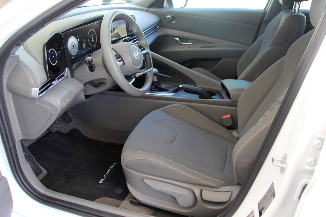 Used 2024 Hyundai Elantra SEL FWD image 30
