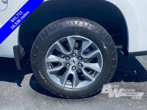 Used 2023 Chevrolet Silverado 1500 RST AWD/4WD image 16