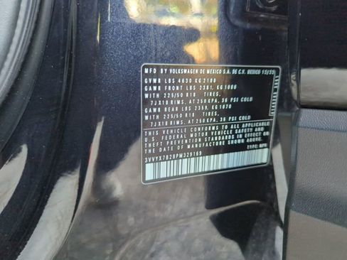 Used 2023 Volkswagen Taos SE w/ Black Wheel Package image 36