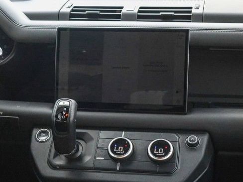 Certified 2024 Land Rover Defender 110 V8 image 16