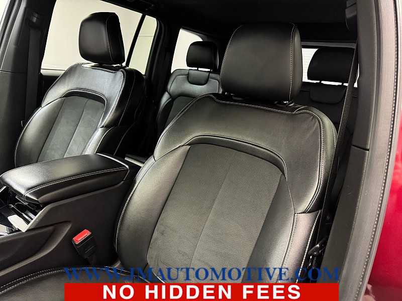 Used 2023 Jeep Grand Cherokee Altitude AWD/4WD image 14